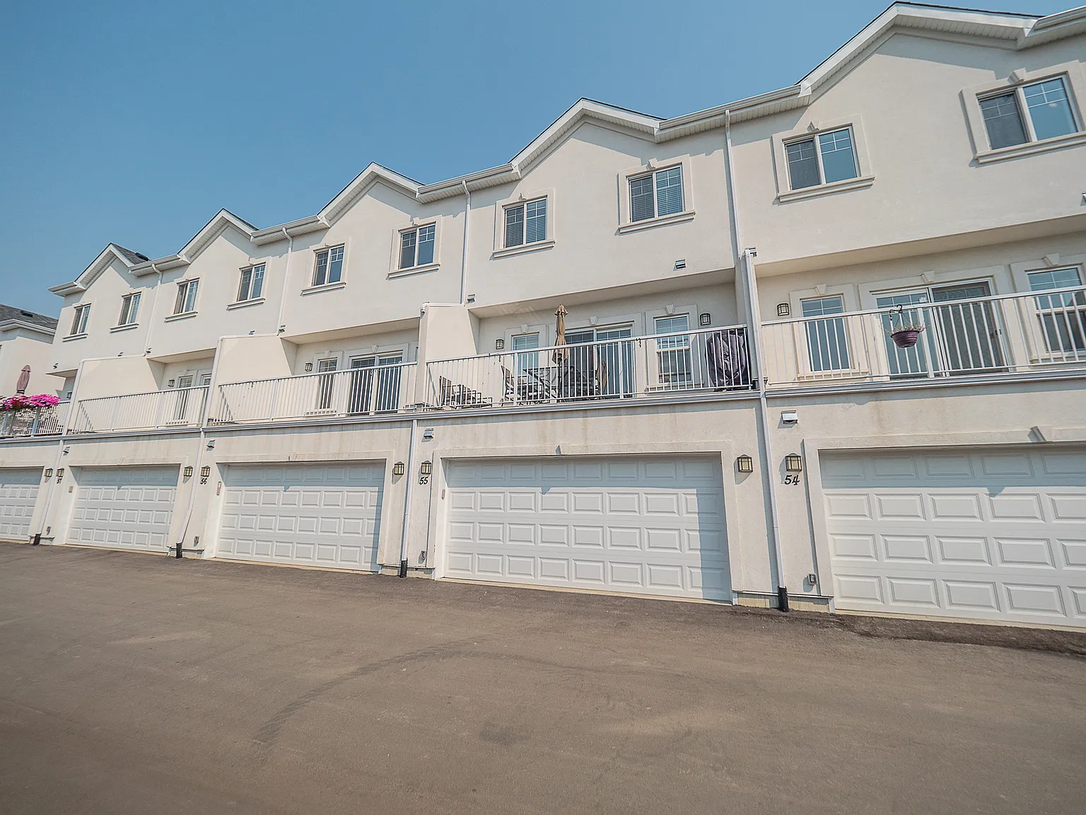 4 bed, 3.5 bath, 1800 sqft, $4,500 — Photo 3