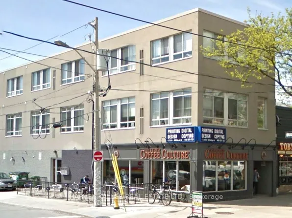 409 College St #4, Toronto, ON M5T 1T1