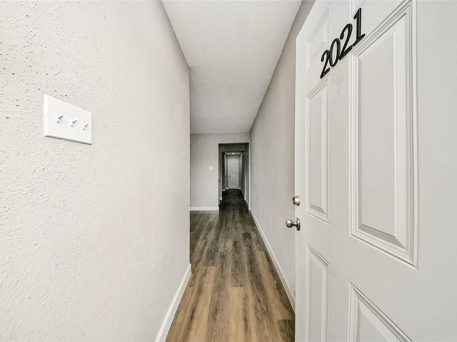 2 bed, 2.5 bath, 1490 sqft, $1,800 — Photo 4