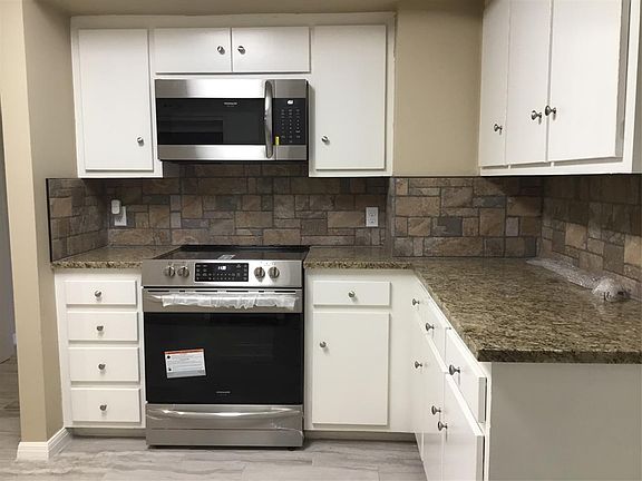 5th image of 4202 Mojave Dr