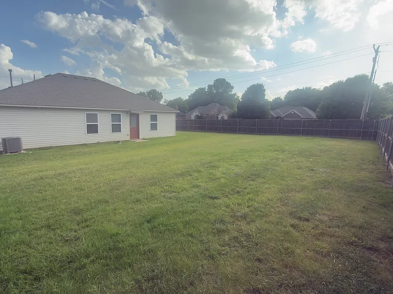 839 W Judy Dr — Photo 29