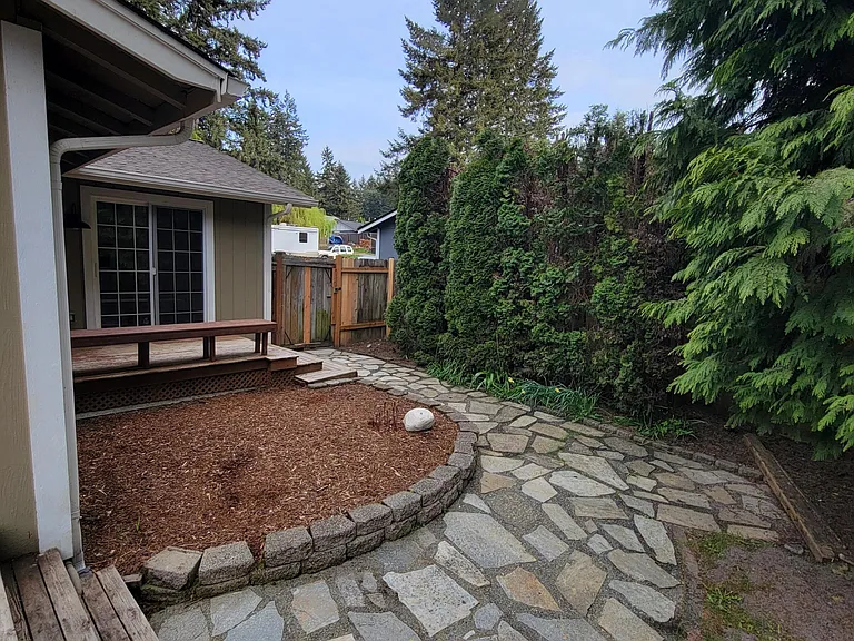 2480 Lund Ave SE — Photo 27