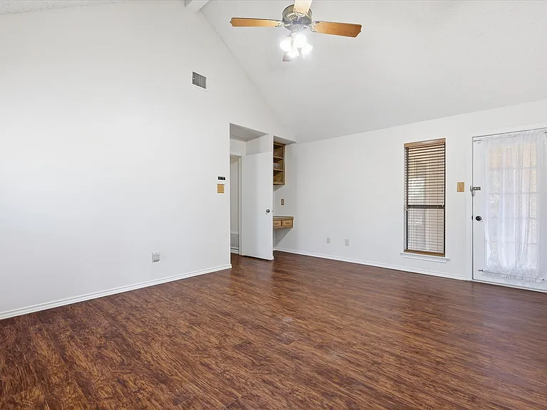 1774 Clydesdale Dr — Photo 15