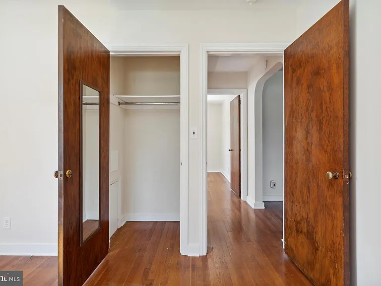 10 Lloyd Ave #1N — Photo 18