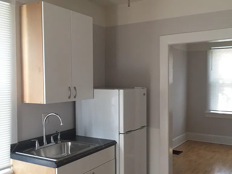 2534 N Weil St — Photo 3