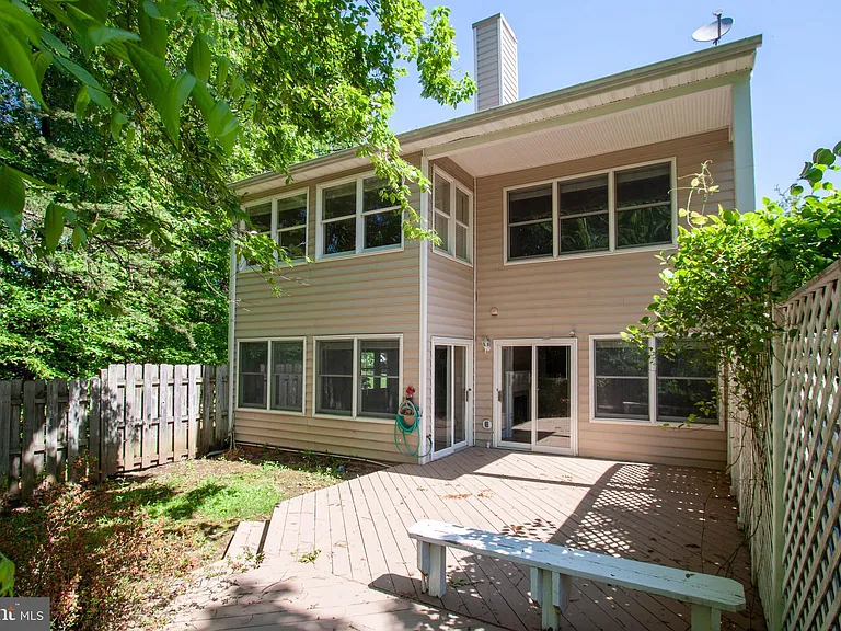 207 Southampton Ct — Photo 10
