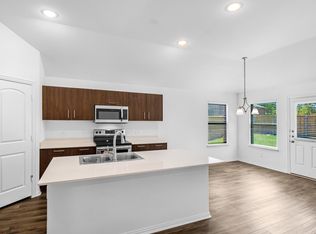 105 Still Glen Dr, Terrell, TX 75160