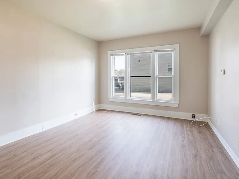 2110 College St - Cedar Falls — Photo 15
