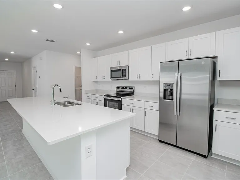 2068 Babbling Brook Blvd — Photo 7