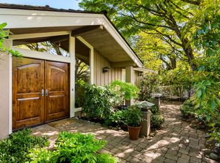 530 Upland Rd, Medina, WA 98039