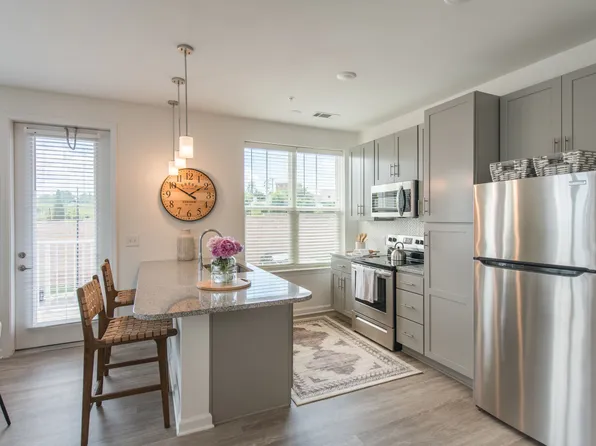 Commonwealth Apartments