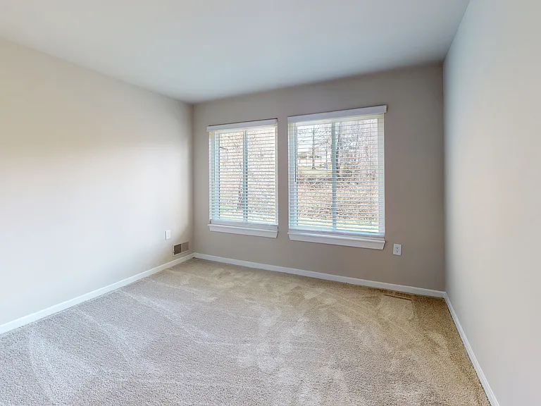 Seneca Place — Photo 108