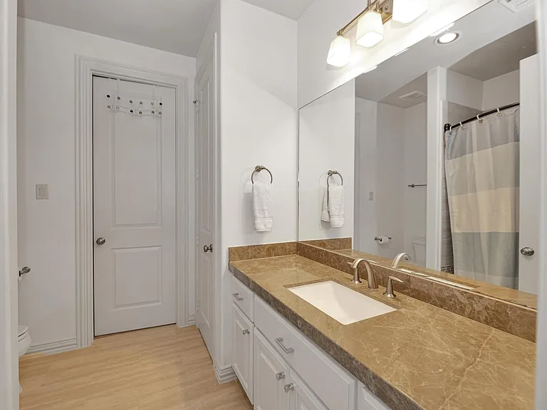 2131 Camden Creek Ln — Photo 30