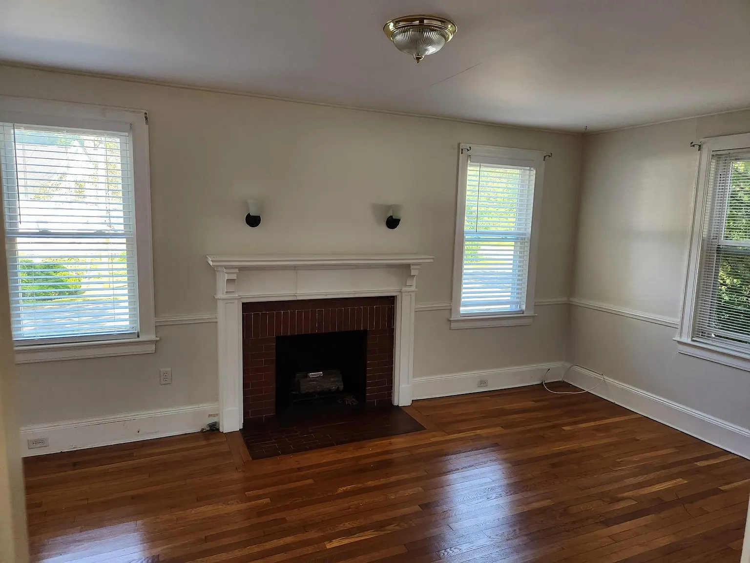 170 Oakside Ave — Photo 3