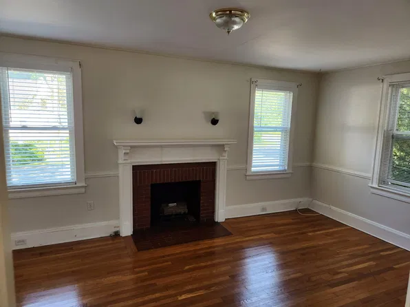 170 Oakside Ave #1, Methuen, MA 01844
