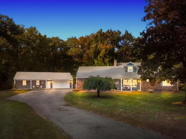 480 Hartford Ave E, Uxbridge, MA 01569