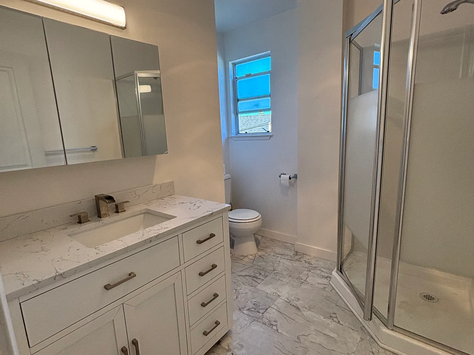 2 bed, 1000 sqft, $3,495 — Photo 2