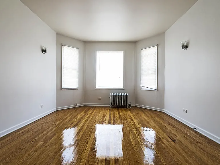 8251 S Ellis — Photo 21