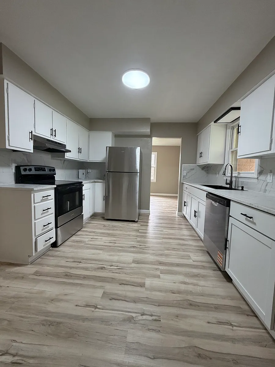 Building Photo - 2922 Bagley Dr