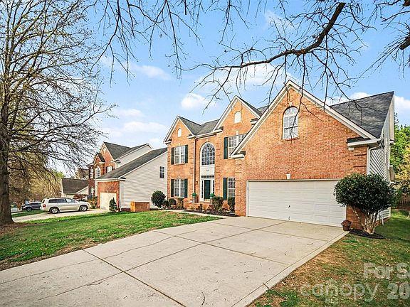 4th image of 15548 Donnington Dr