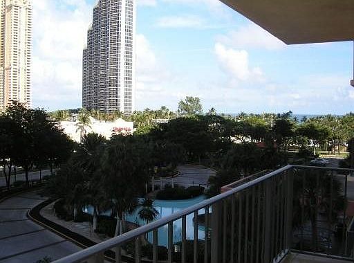 1st image of 210 174th St APT 511