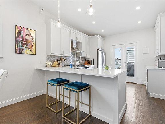 5th image of 167 Putnam St #Penthouse 3