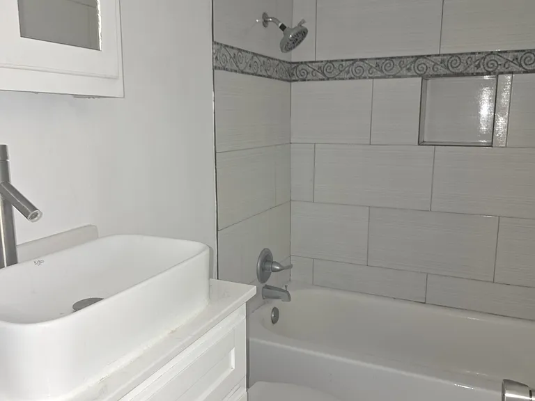 1008 Candice Ln — Photo 5