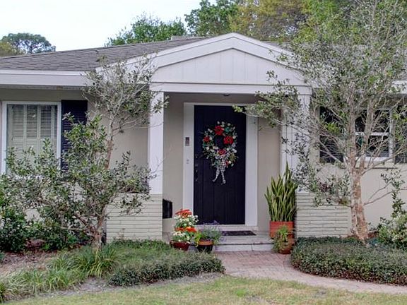 3rd image of 1700 Golf View Dr