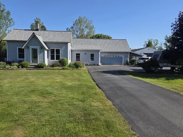 1213 Hayes St, Marne, MI 49435