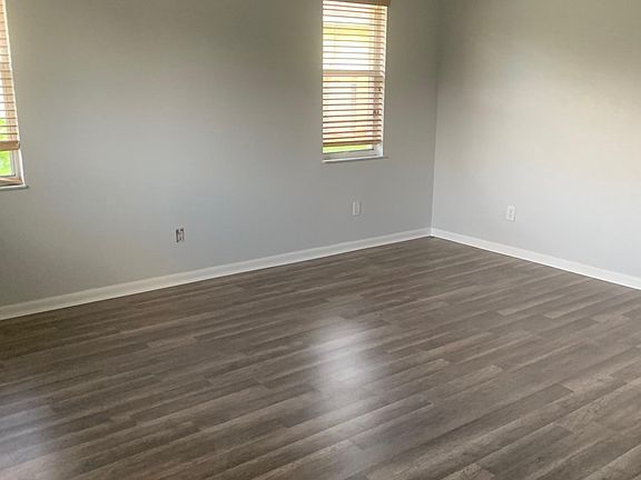 4th image of 1703 SE 8th Ave