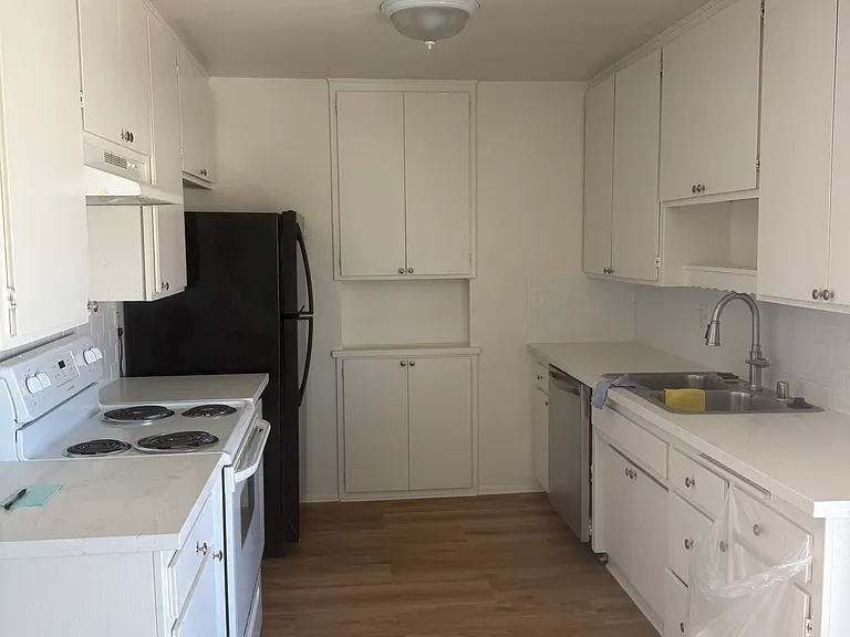 1912 Rockefeller Ln #201 — Photo 3