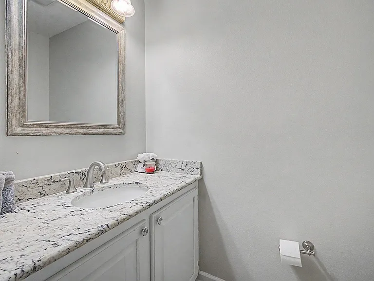 300 Cheyenne Dr — Photo 14