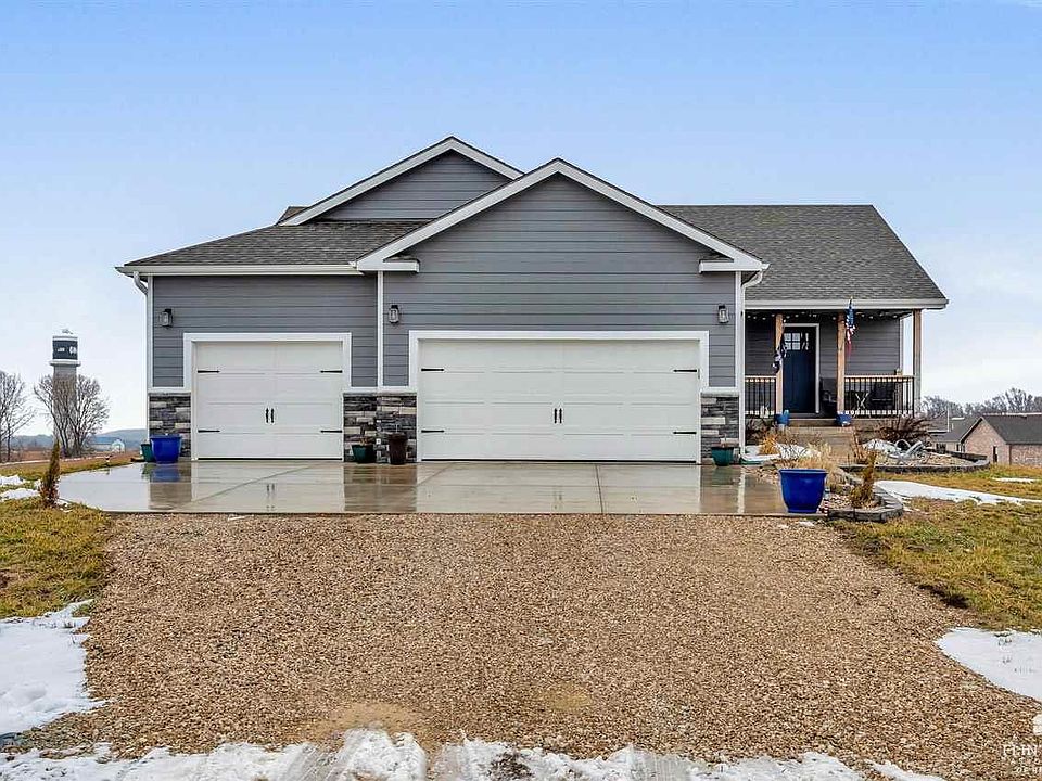 904 Western St, Onaga, KS 66521 MLS 20240179 Zillow