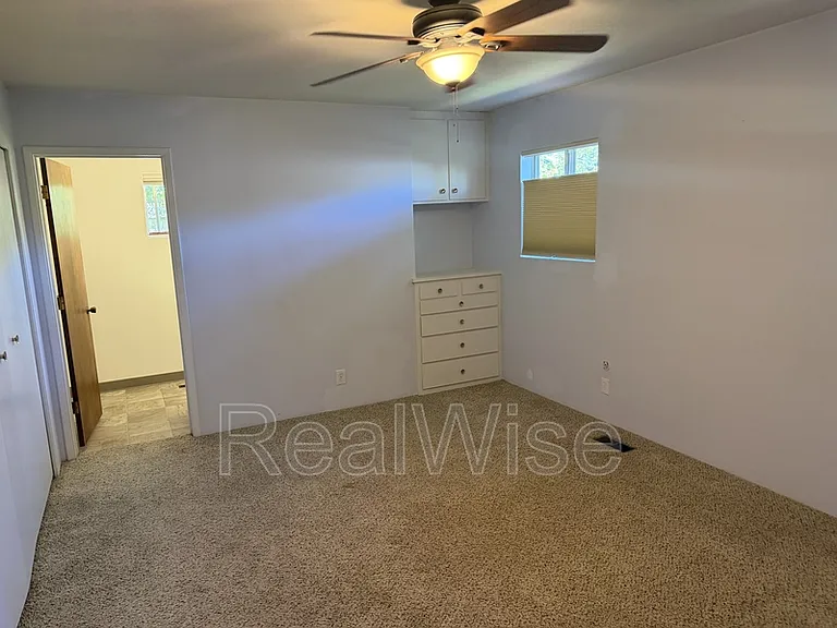 710 NW Midland Ave — Photo 21