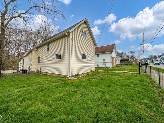 3rd image of 600 Spring St