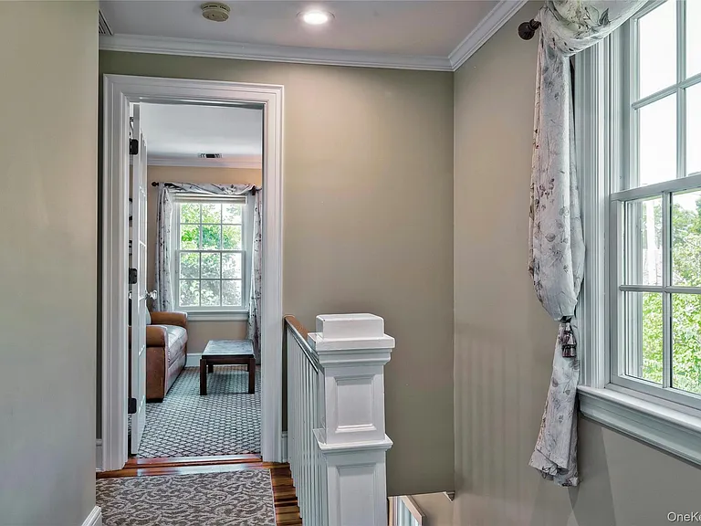 14 Buckingham Pl — Photo 33