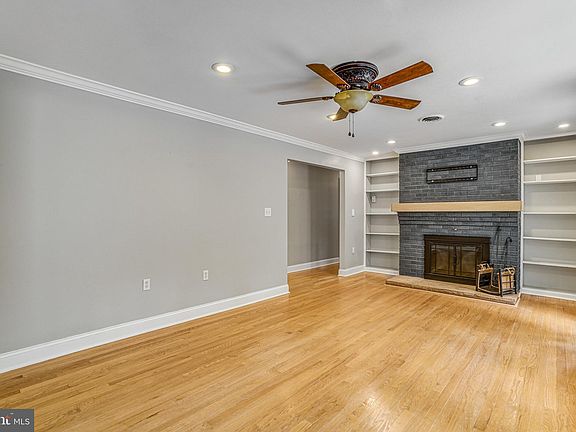 4th image of 5615 Glenwood Dr
