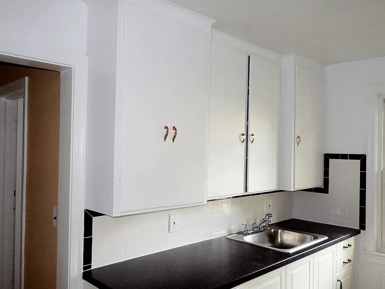 8206 Greenwood Ave — Photo 3