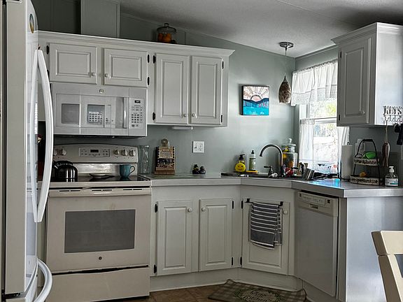 4th image of 4538 Swift Run Dr