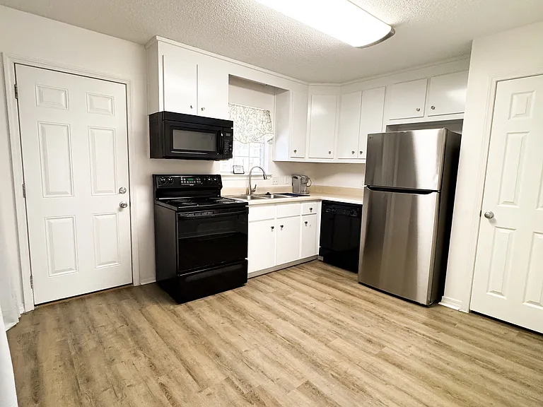2040 Esplanade St #2042 — Photo 3