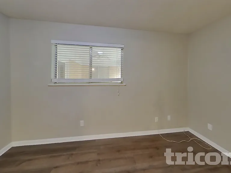 908 Hilton Pl — Photo 11