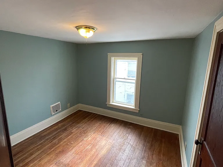 28 Brooklyn Ave — Photo 22