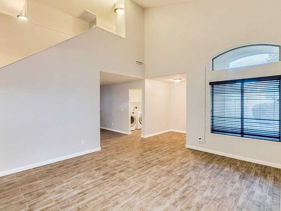 4th image of 40023 W Thornberry Ln