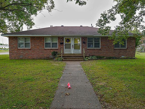 2nd image of 405 North Dr