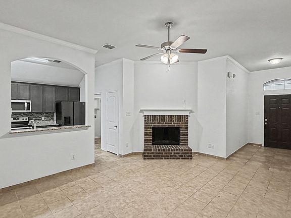 3rd image of 314 Rolling Meadow Dr