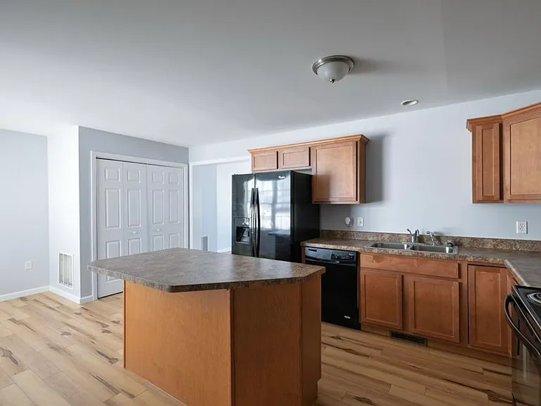 10043-10047 Ash St — Photo 18