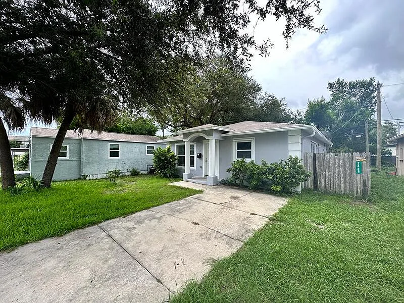 3 bed, 2.0 bath, 1200 sqft, $2,150 — Photo 2