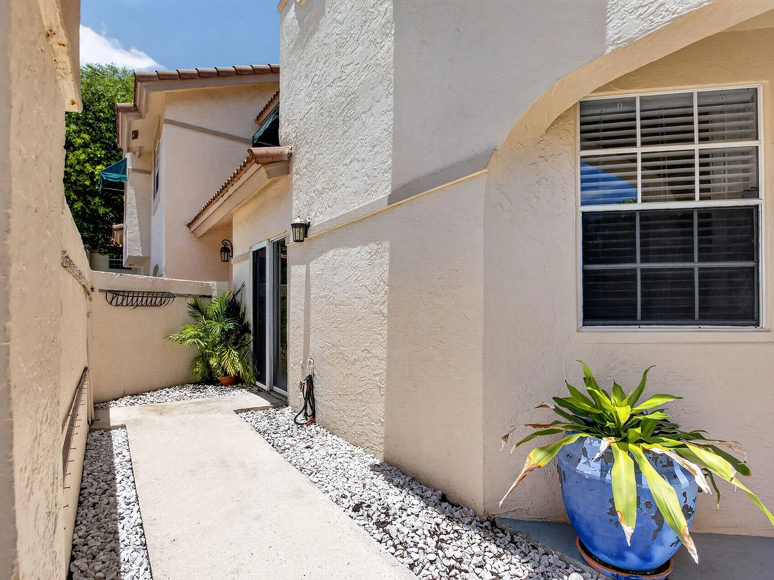 2 bed, 2.5 bath, 1156 sqft, $2,950 — Photo 3