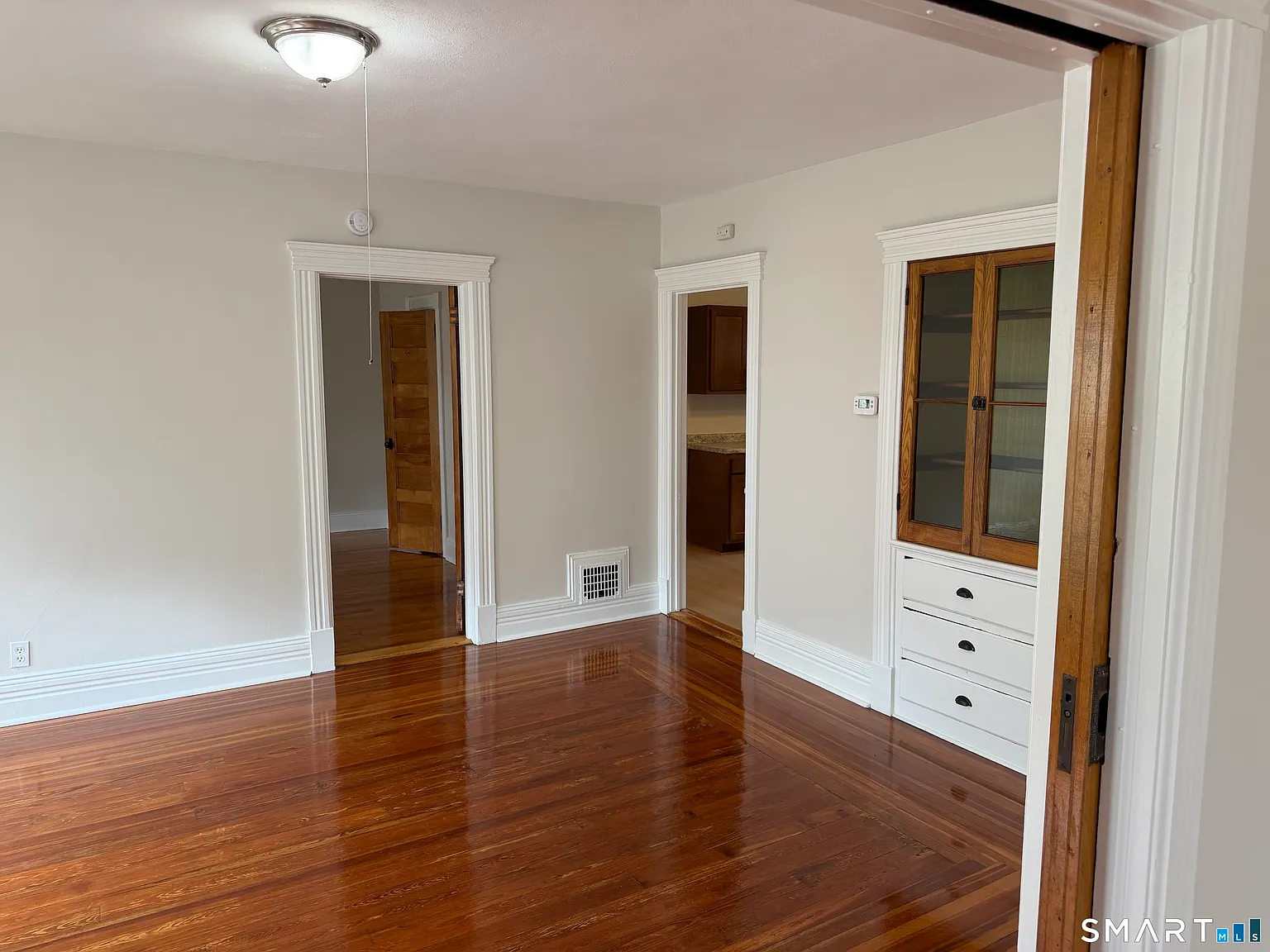 3 bed, 1.0 bath, 1264 sqft, $1,675 — Photo 2