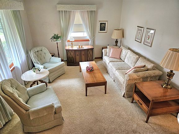 3rd image of 2109 S Manor Dr